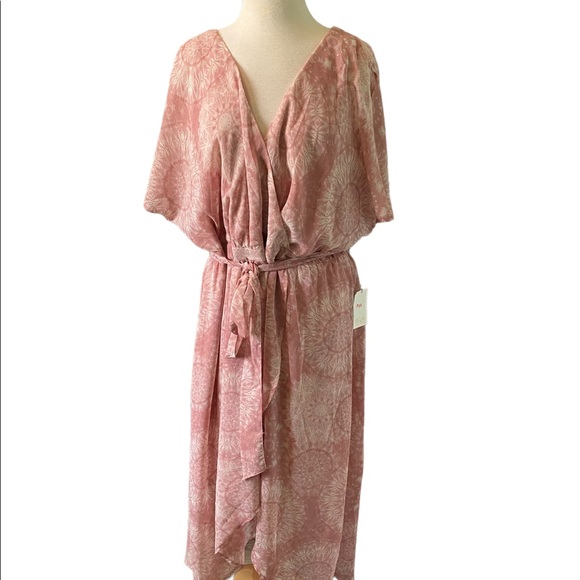 NWT Beautiful plus size high low - Picture 2 of 9